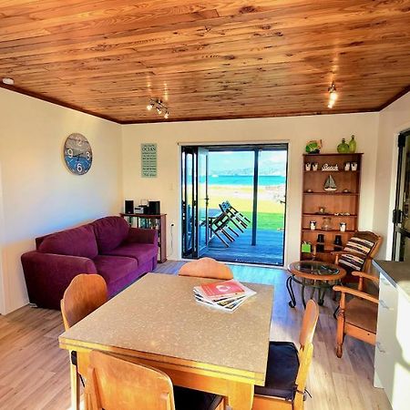 The Sunrise Bach - One Tree Point Holiday Home Exteriör bild