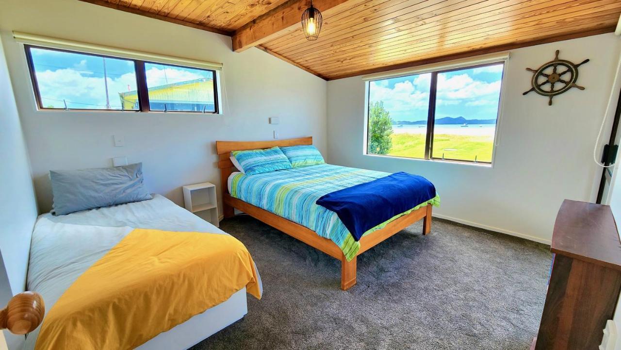 The Sunrise Bach - One Tree Point Holiday Home Exteriör bild